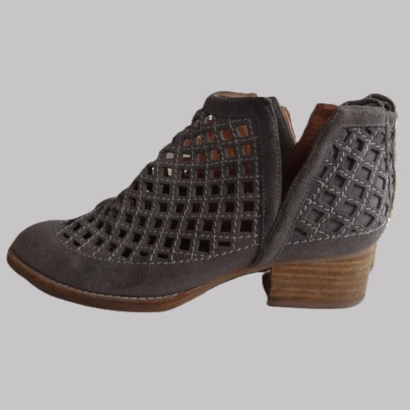 Jeffrey Campbell women's size 7.5, Taggart, grey suede short boot stacked heel, - Picture 1 of 14